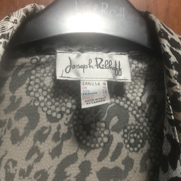 Joseph Ribkoff blazer. - Picture 3 of 4